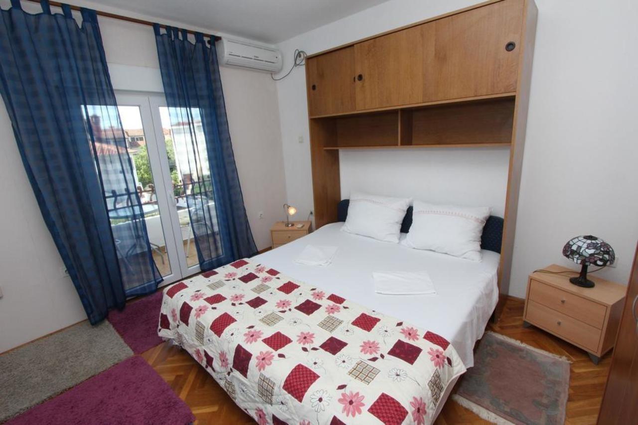 Rooms And Apartments Sally Rovinj Exteriör bild