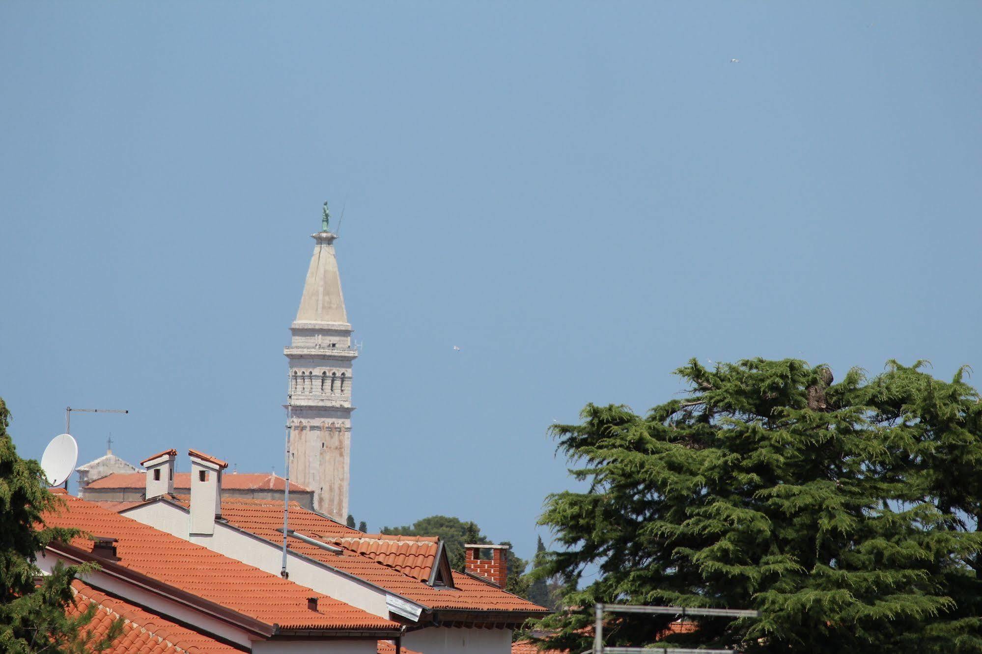 Rooms And Apartments Sally Rovinj Exteriör bild