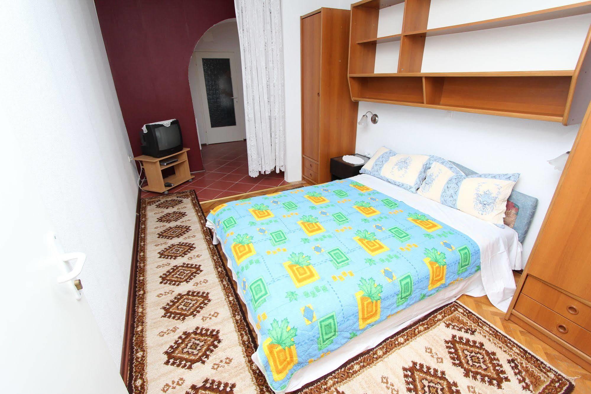 Rooms And Apartments Sally Rovinj Exteriör bild